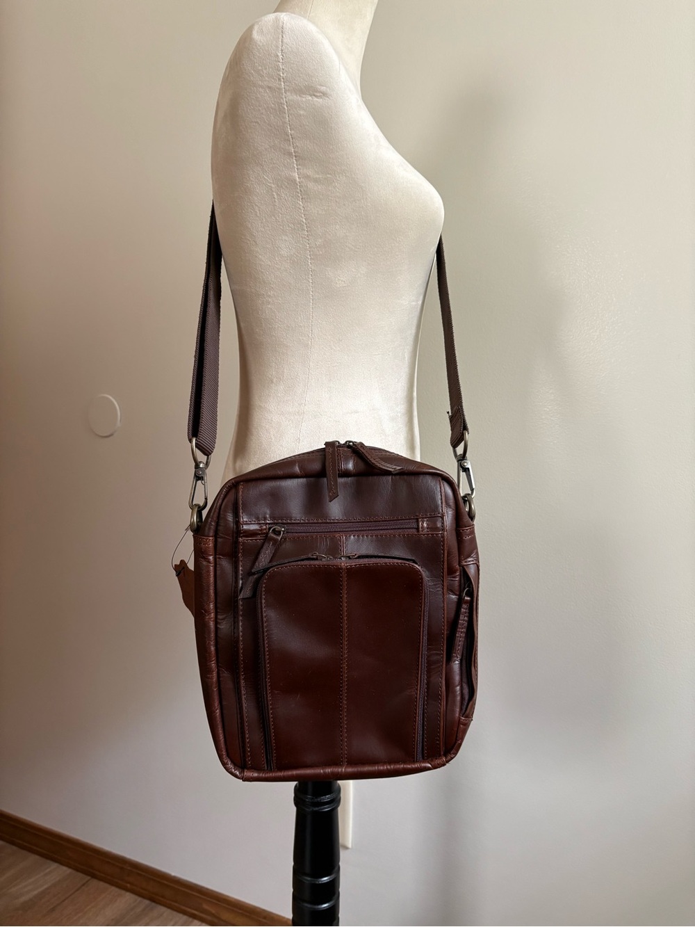 Genuine Brown Leather Crossbody Messenger Bag Multi-Pocket Travel Utility